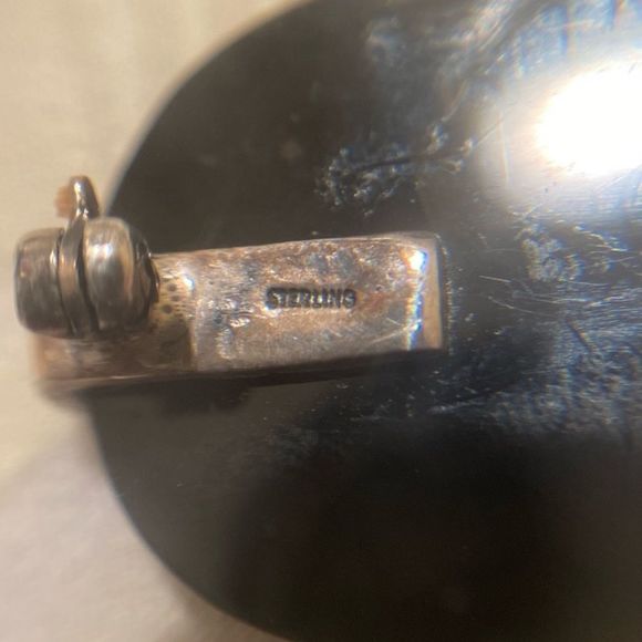 Vintage Art Deco Sterling And Onyx Brooch - Picture 4 of 6